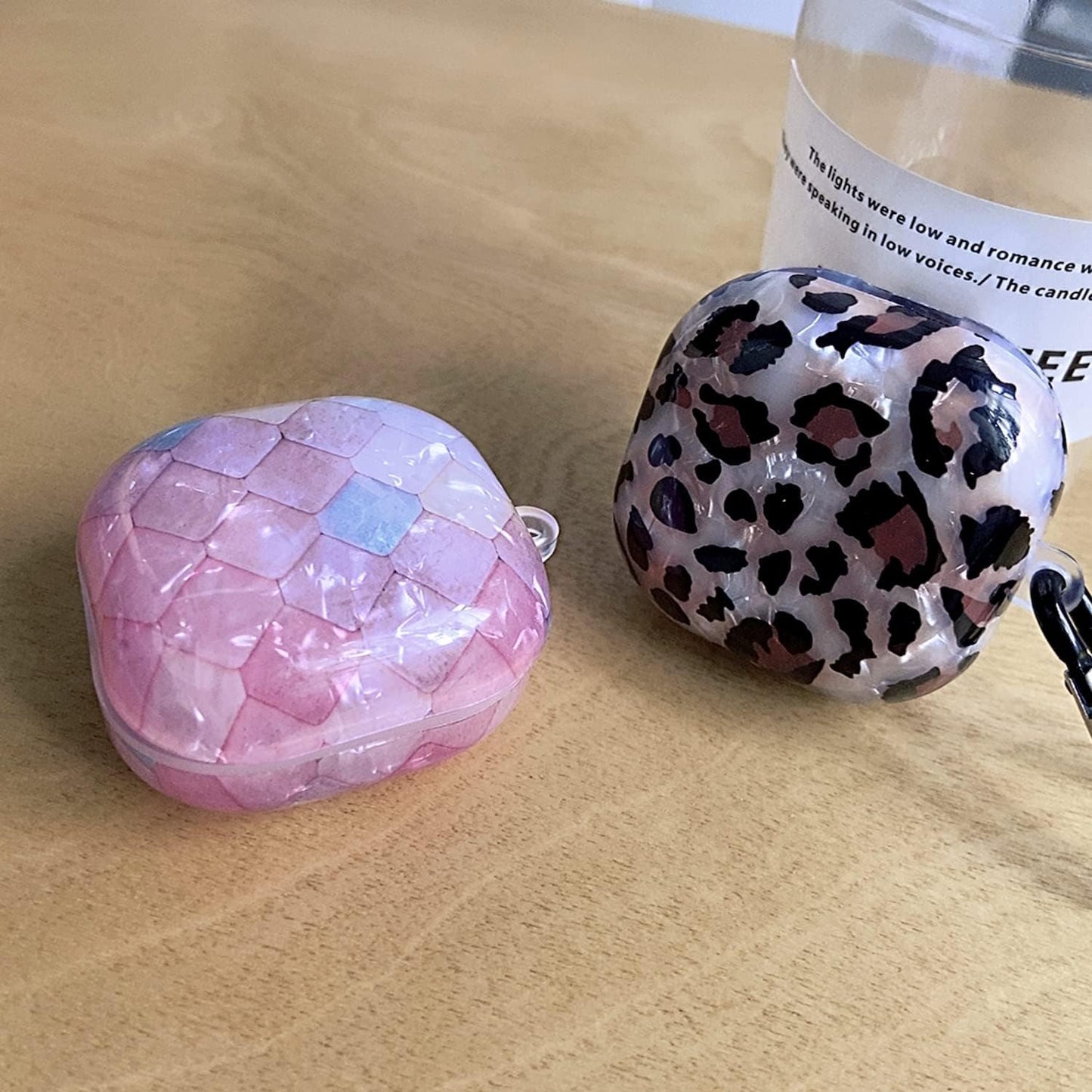 HENJI Case for Samsung Galaxy Buds 2 Case (2021) / Galaxy Buds Pro Case (2021) / Galaxy Buds Live Case (2020), Full Protective Pearl Shell Cover with Pearl Keychain for Women Girl (Leopard Grain B)  HENJI   