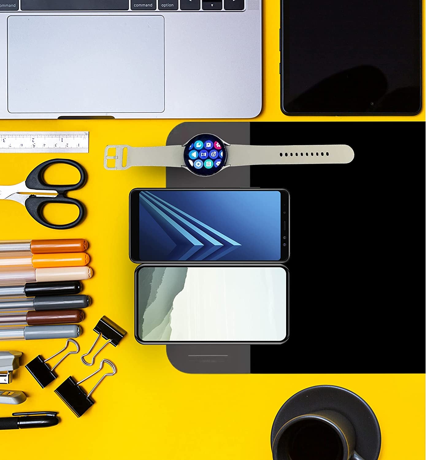 Xavyr Gaming XL Mousepad Deskpad with 3-In-1 Qi Wireless Charger 80 X 30 X 0.4 Cm for Smartphone, Smartwatch & Earbuds Can Charge All 3 Devices Altogether. Free Qi Wireless Receiver  Shenzen Kingsoil   