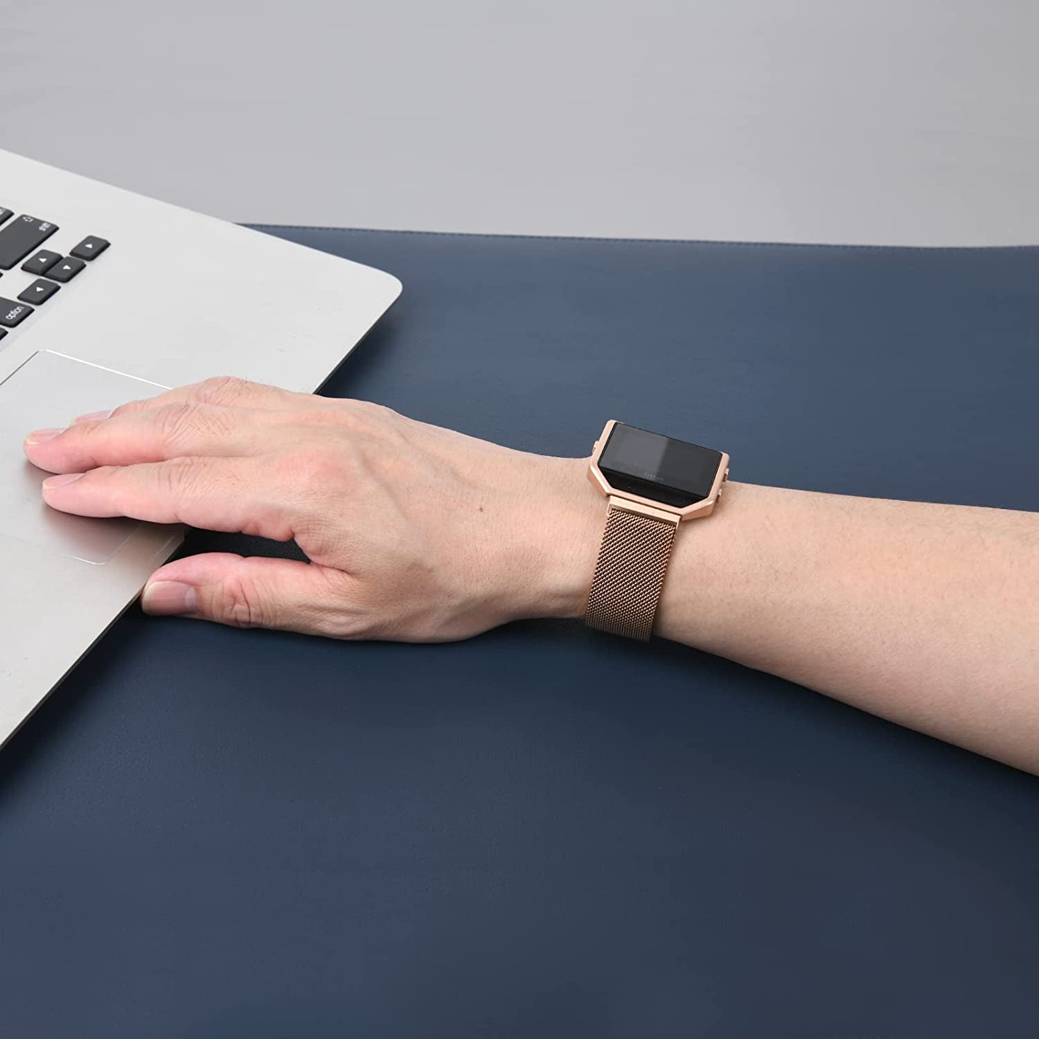 Wongeto Metal Band Compatible with Fitbit Blaze Bands with Metal Frame,Stainless Steel Mesh Loop Adjustable Wristband Replacement Strap for Women Men Compatible with Fitbit Blaze  Wongeto   