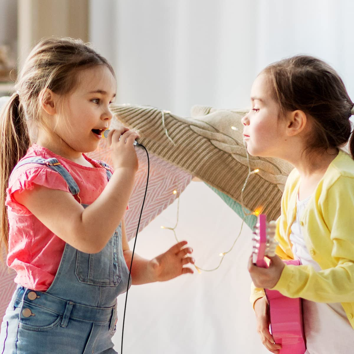 Mini Microphone,Portable Vocal Tiny Microphone, Asmr Microphone,Phone Microphone, Mini Karaoke Microphone for Voice Recording Chatting and Singing on Iphone,Android,Laptop Notebook（Silver）  DELADOLA   