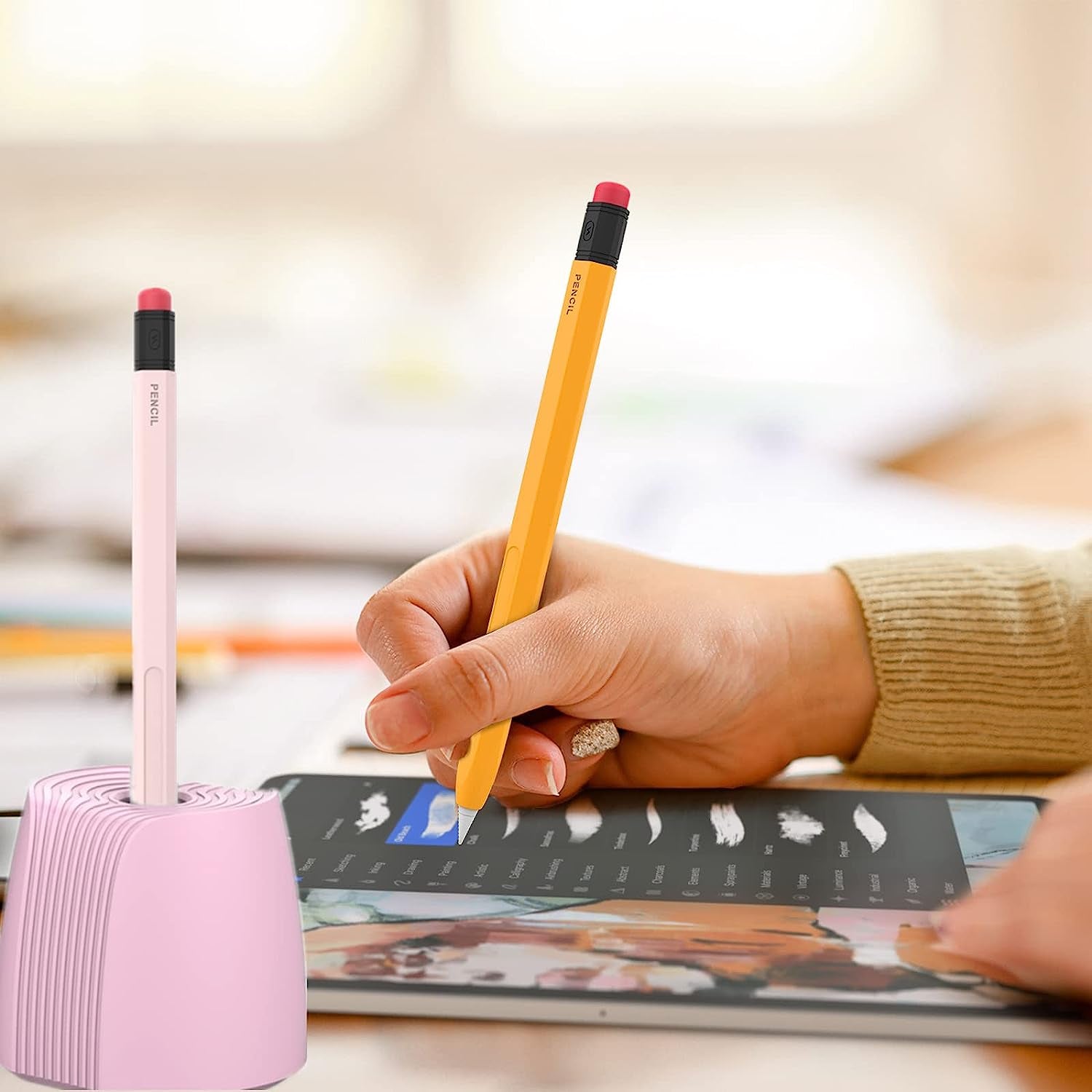 LJFLYXRI Portable Silicone Stand for Apple Pencil 1/2 Charger Holder Non-Slip Base Pen Charging Station Dock Adapter Tablet Pen Accessory,New Pen Accessories Base (Black)  LJFLYXRI   