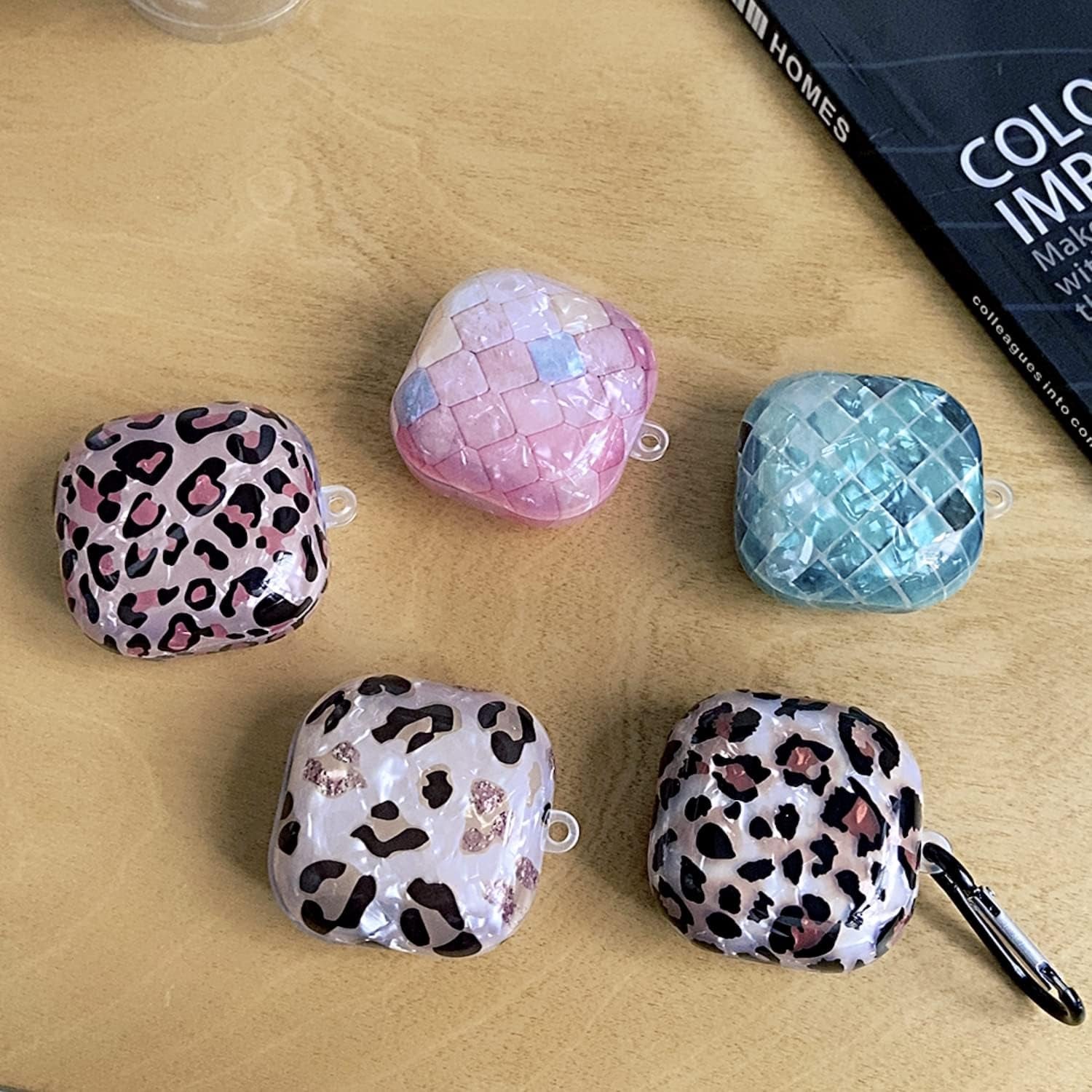 HENJI Case for Samsung Galaxy Buds 2 Case (2021) / Galaxy Buds Pro Case (2021) / Galaxy Buds Live Case (2020), Full Protective Pearl Shell Cover with Pearl Keychain for Women Girl (Leopard Grain B)  HENJI   