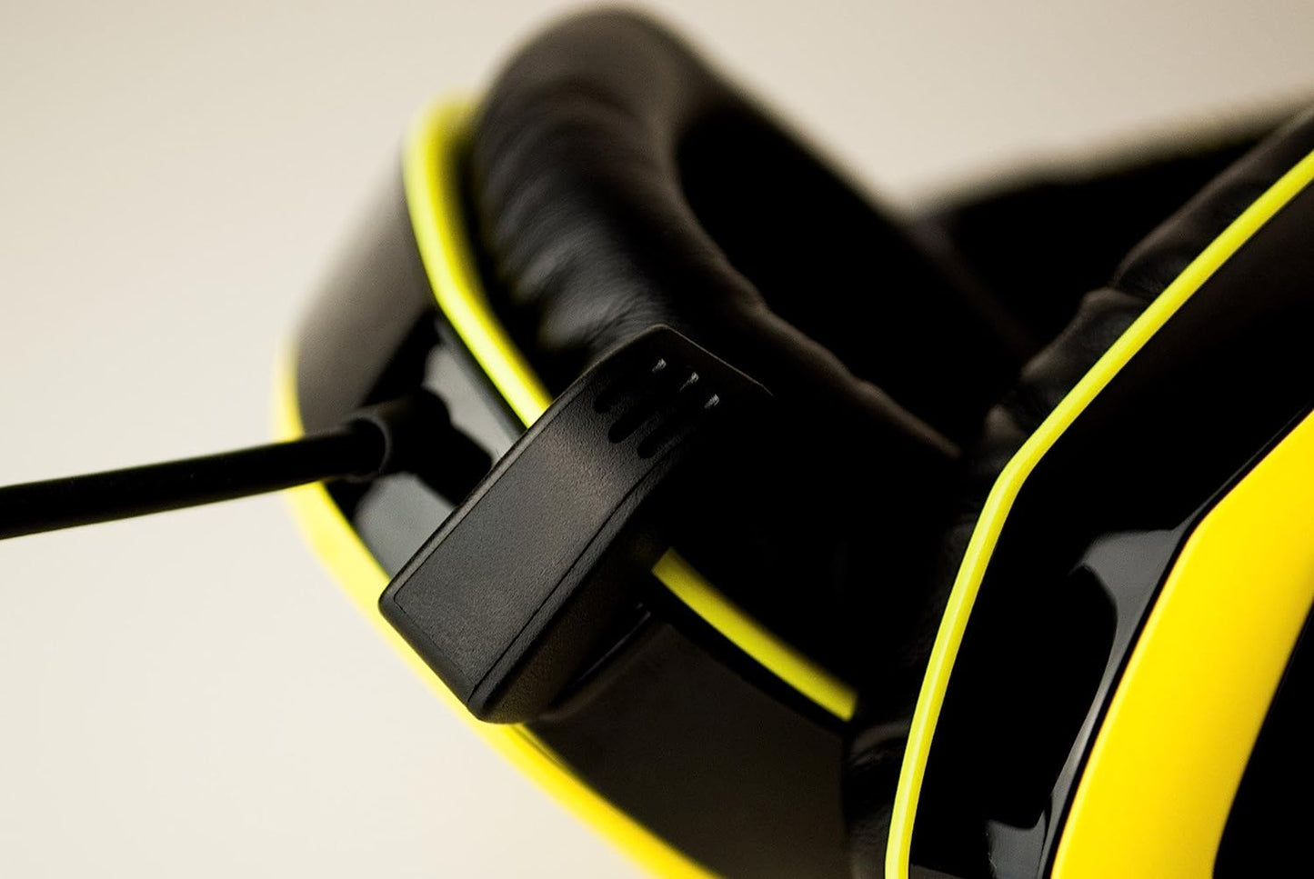 Snakebyte Snakebyte Python 3400S - Wired Stereo Gaming Headset for PS4 / Xbox One / PC / Tablet / Smartphone with 3.5Mm Jack - Playstation 3;Playstation 2;Playstation;  Snakebyte   