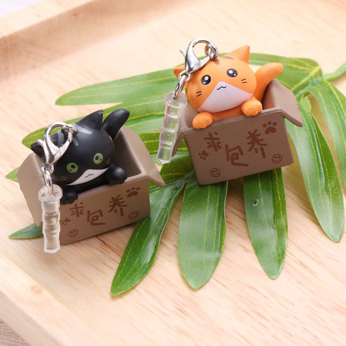 UKCOCO Cute Cat in Boxes Dust Plug Stopper Universal 3.5Mm Silicone anti Dust Earphone Jack Plug Cap for Iphone Samsung and Others Smartphone(Random Color) 1PCS  UKCOCO   