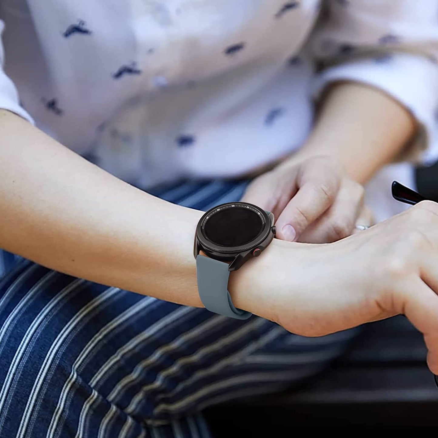 Wanme Sport Bands for Garmin Venu 2 Band, Garmin Vivoactive 4 Bands Women Men, 4 Pack Adjustable Soft Silicone Replacement Wristband Strap Compatible with Garmin Vivoactive 4 / Venu 2 / Forerunner 255 Smart Watch  Wanme   