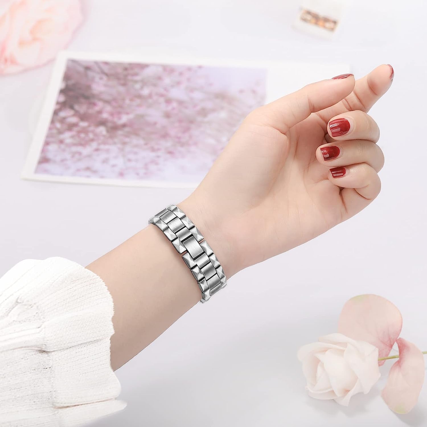 Trumirr Band for Apple Watch Series 8 7 SE (2Nd Gen) 40Mm Starlight Women, Fine Stainless Steel Watchband Replacement Strap for Iwatch SE Series 8 7 6 5 4 3 2 1  TRUMiRR   