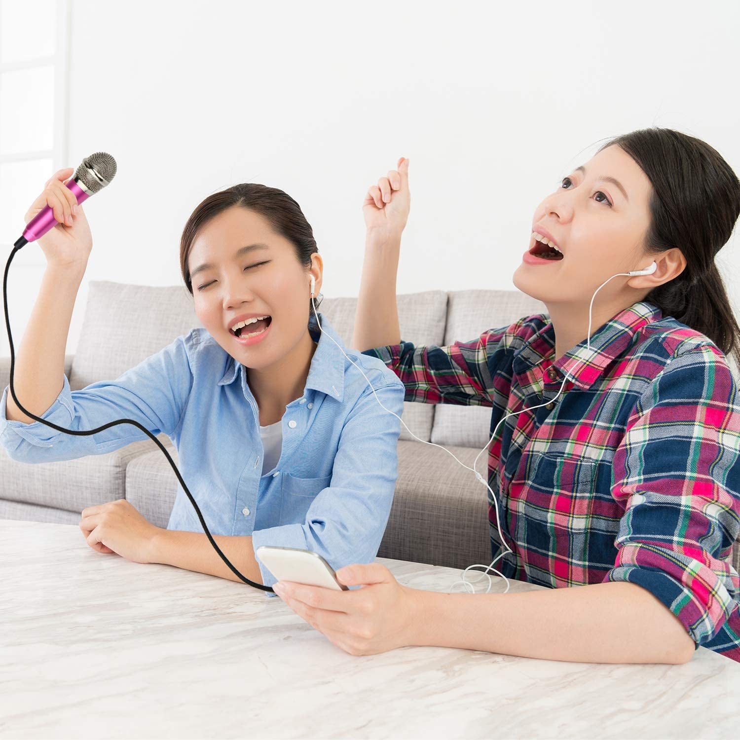 Frienda 4 Pieces Mini Microphone Portable Vocal Microphone Mini Karaoke Microphone for Mobile Phone Laptop Notebook, 4 Colors  Frienda   