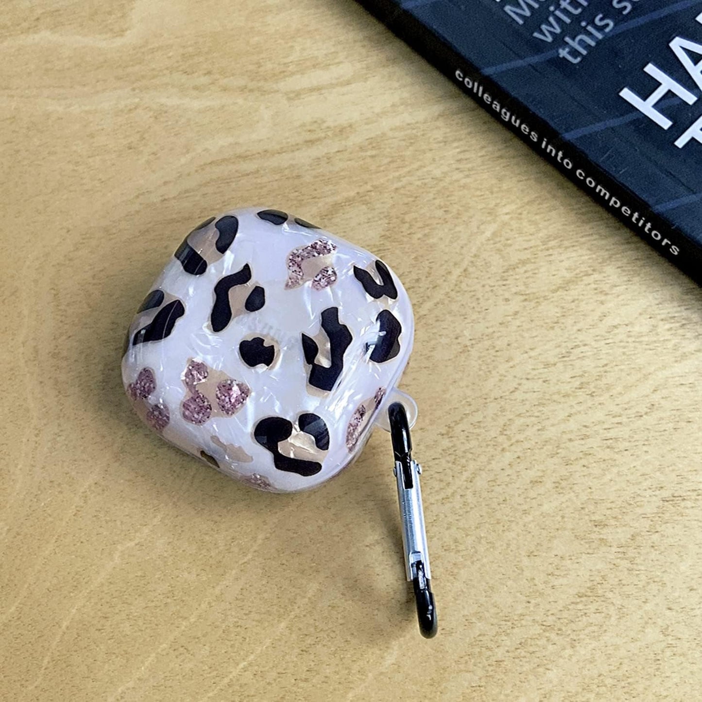 HENJI Case for Samsung Galaxy Buds 2 Case (2021) / Galaxy Buds Pro Case (2021) / Galaxy Buds Live Case (2020), Full Protective Pearl Shell Cover with Pearl Keychain for Women Girl (Leopard Grain B)  HENJI   