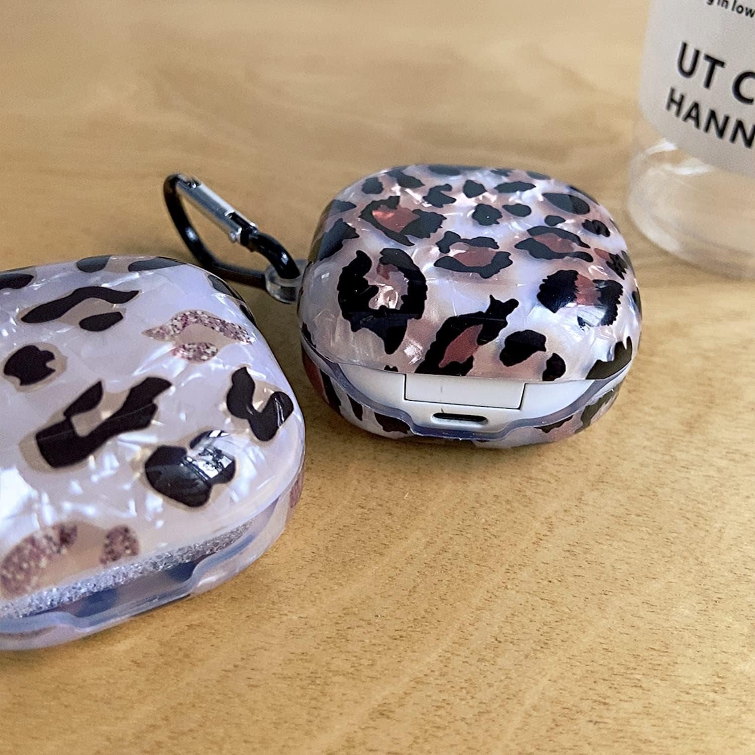 HENJI Case for Samsung Galaxy Buds 2 Case (2021) / Galaxy Buds Pro Case (2021) / Galaxy Buds Live Case (2020), Full Protective Pearl Shell Cover with Pearl Keychain for Women Girl (Leopard Grain B)  HENJI   