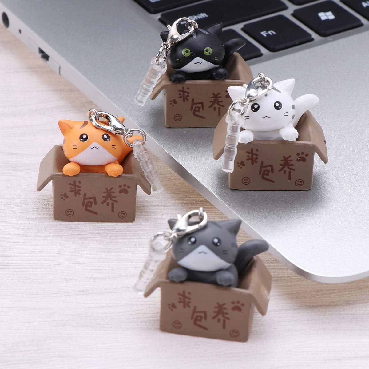 UKCOCO Cute Cat in Boxes Dust Plug Stopper Universal 3.5Mm Silicone anti Dust Earphone Jack Plug Cap for Iphone Samsung and Others Smartphone(Random Color) 1PCS  UKCOCO   