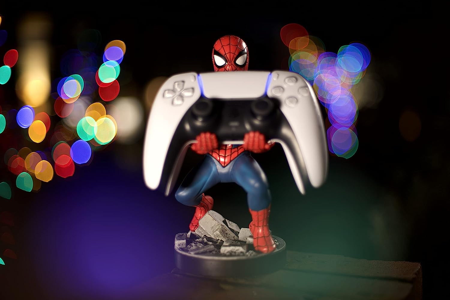 Cable Guys - Spider-Man Classic Accessory Holder for Gaming Controllers and Smartphones (Electronic Games////)  Exquisite Gaming   