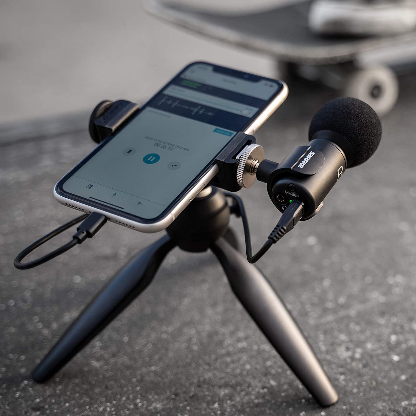 Shure MV88+ Video Kit - Digital Stereo Condenser Microphone for Apple and Android, with Manfrotto PIXI Tripod, Phone Clamp, Mount, Ios and USB-C Cables for Next-Level Connectivity (MV88+ Video KIT)  Shure   